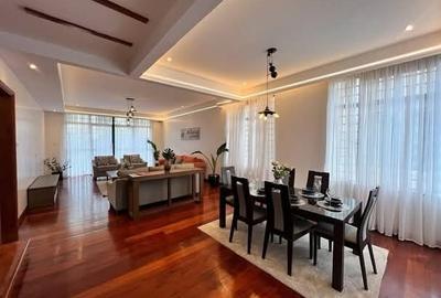 4 Bed Townhouse with En Suite in Membley - 3