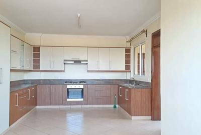 3 Bed Apartment with En Suite at Brookside