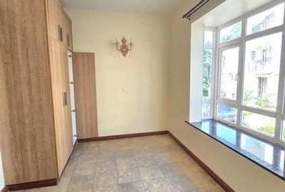 5 Bed Townhouse with En Suite at Lavington