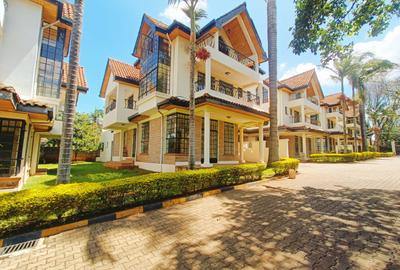 5 Bed House with En Suite in Lavington