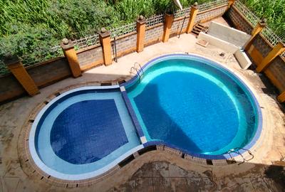 4 Bed Apartment with En Suite at Riverside Drive - 2