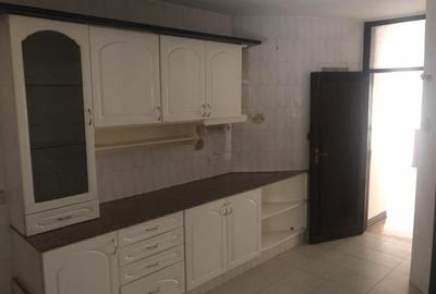 5 Bed Townhouse with En Suite in Rhapta Road