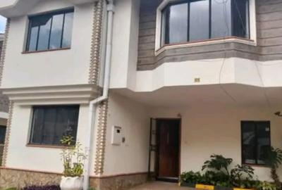 4 Bed Townhouse with En Suite at Brookside