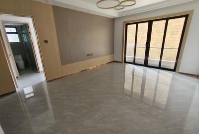 2 Bed Apartment with Swimming Pool in Riverside - 4