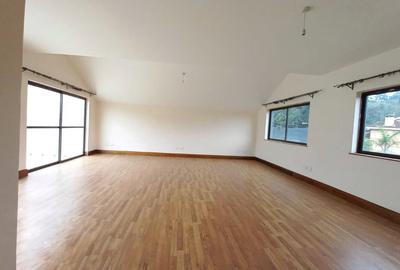 4 Bed Townhouse with En Suite at Brookside Drive - 3