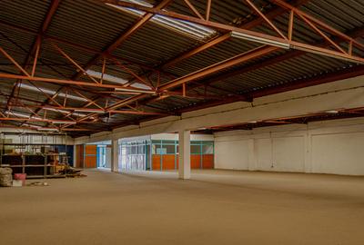 5,000 ft² Warehouse with Backup Generator in Industrial Area - 4