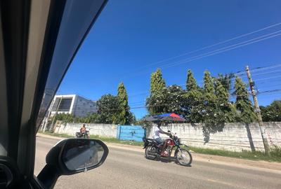 1.1 ac Commercial Property with Fibre Internet at Links Road