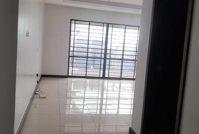3 Bed Apartment with En Suite in General Mathenge