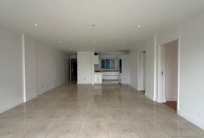 2 Bed Apartment with En Suite in Westlands Area