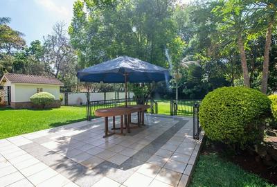 6 Bed House with En Suite in Runda - 2