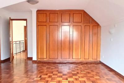 5 Bed Townhouse with En Suite at Kaputei Gardens - 4