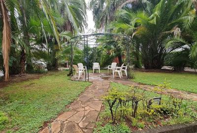 1,354 ft² Commercial Property with Service Charge Included at Westlands - 2