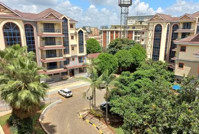 Serviced 2 Bed Apartment with En Suite in Parklands