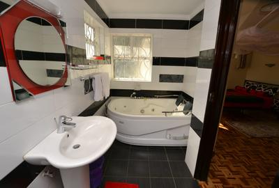 2 Bed House with Gym in Lavington