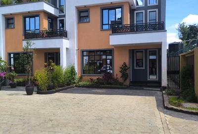 4 Bed Townhouse with En Suite at Western Bypass