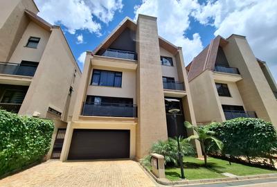 4 Bed Townhouse with En Suite in Lavington - 3