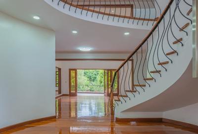 5 Bed House with En Suite in Muthaiga