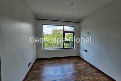 5 Bed Townhouse with En Suite in Lavington - 4