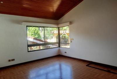 6 Bed House with En Suite in Gigiri - 3