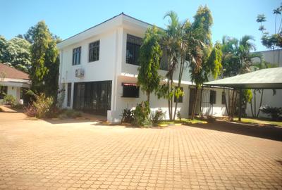 5 Bed Townhouse with Swimming Pool at At $5000