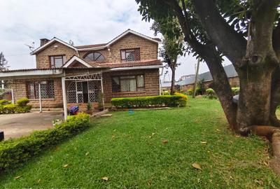 5 Bed House with En Suite at Lavington Green - 4