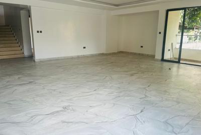 5 Bed Apartment with En Suite at 3Rd Parklands - 3