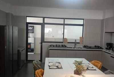 Serviced 4 Bed Apartment with En Suite in Kileleshwa - 2