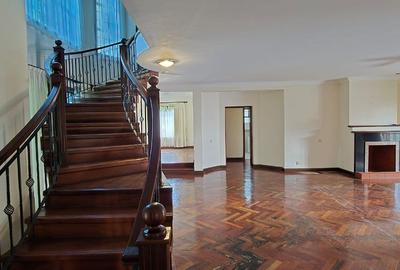 4 Bed Townhouse with En Suite in Kitisuru