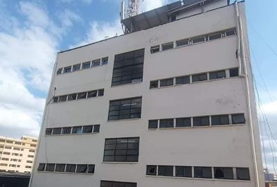 Commercial Property with Lift at River Road