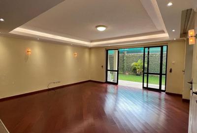 5 Bed House with En Suite in Lavington