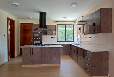 4 Bed House with En Suite in Karen