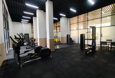 2 Bed Apartment with Swimming Pool in Riverside - 4