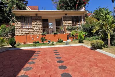 4 Bed Villa in Rosslyn