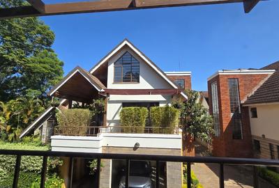 5 Bed House with En Suite in Lavington - 2