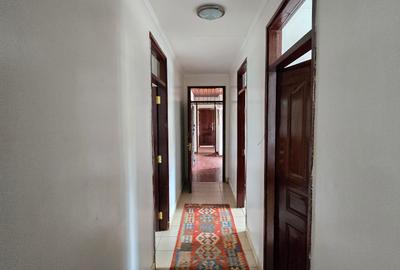 4 Bed House with En Suite in Loresho - 2