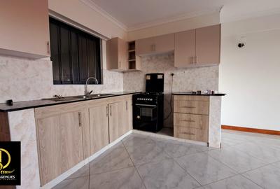 1 Bed Apartment with En Suite at School Line