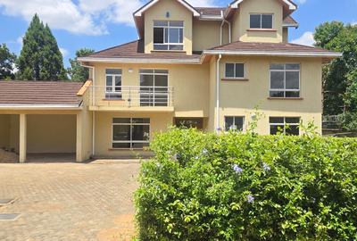 5 Bed Townhouse with En Suite in Kyuna