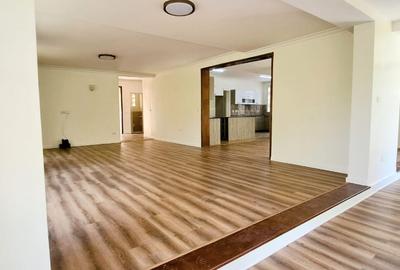 4 Bed Townhouse with En Suite in Kitisuru