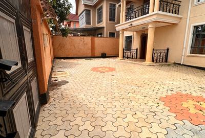 5 Bed Townhouse with En Suite at Thika Road