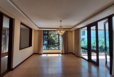 4 Bed Apartment with En Suite in Riverside