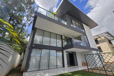 5 Bed Villa with En Suite in Lavington - 3