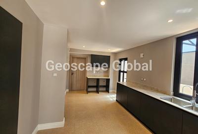 4 Bed Townhouse with En Suite in Runda - 3