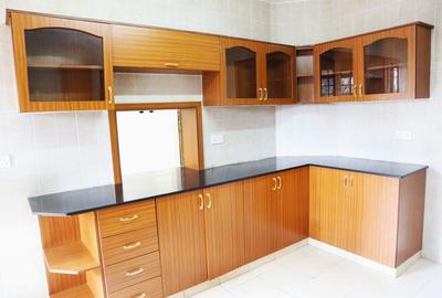 3 Bed Apartment with En Suite in Parklands - 4