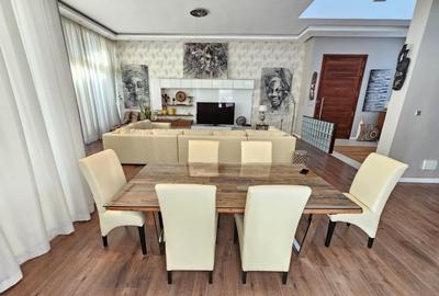 4 Bed Villa with En Suite in Spring Valley - 3