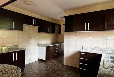 4 Bed Townhouse with En Suite in Lavington