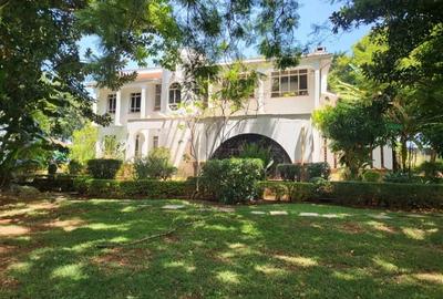 5 Bed Townhouse with En Suite in Nyari