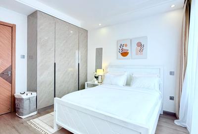 Furnished 3 Bed Apartment with En Suite in Riverside - 2