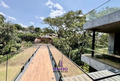 5 Bed House with En Suite at Saunders Close - 3