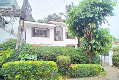 5 Bed Townhouse with En Suite at Riverside Garden