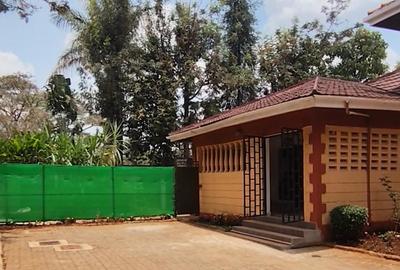 5 Bed House with Staff Quarters in Nyari - 2